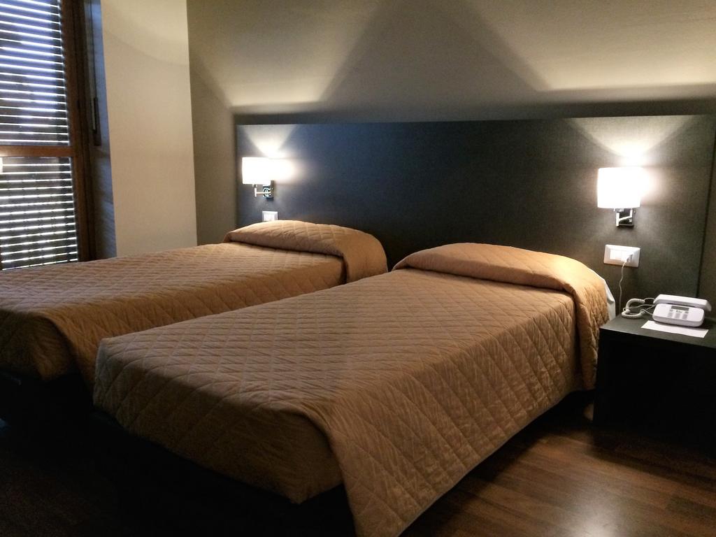Twelve Hotel Μονκαλιέρι Εξωτερικό φωτογραφία