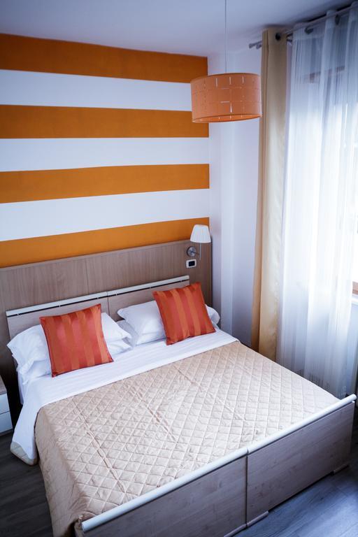 Twelve Hotel Μονκαλιέρι Δωμάτιο φωτογραφία