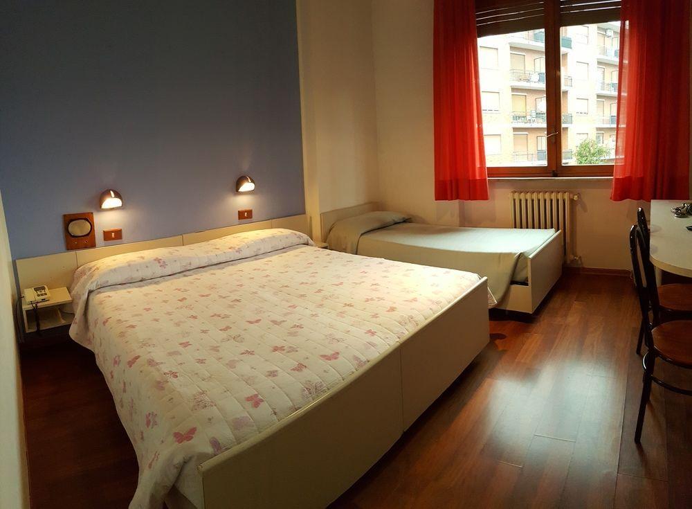 Twelve Hotel Μονκαλιέρι Εξωτερικό φωτογραφία