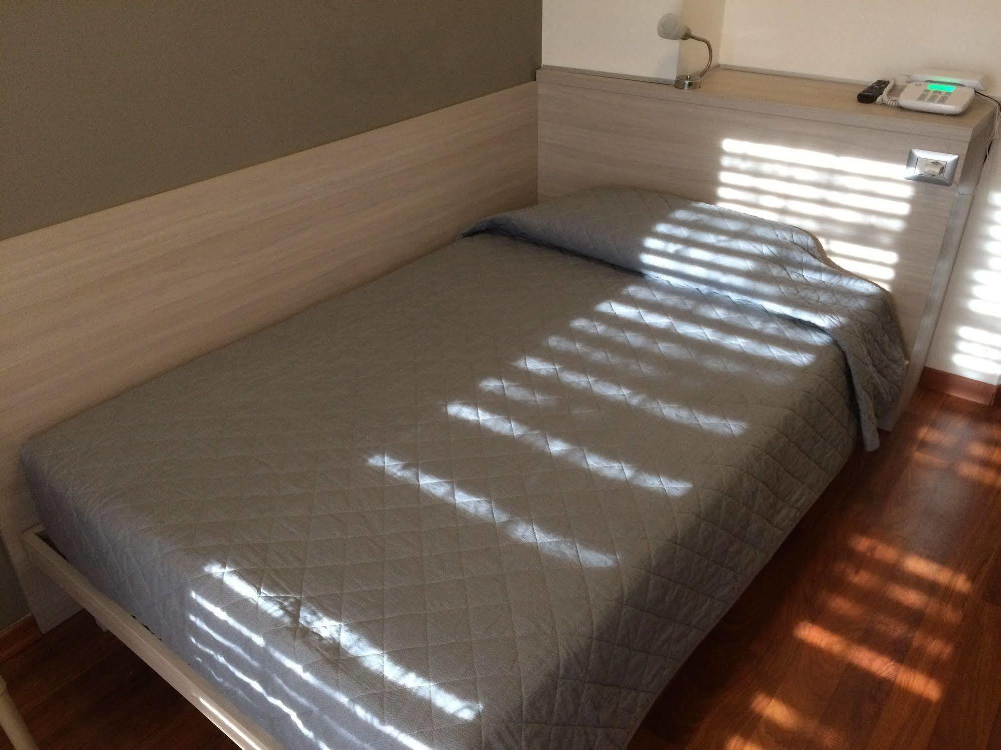 Twelve Hotel Μονκαλιέρι Δωμάτιο φωτογραφία