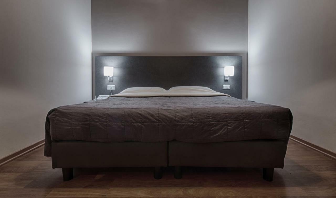 Twelve Hotel Μονκαλιέρι Εξωτερικό φωτογραφία